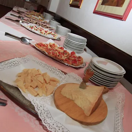 Hotel Regina Delle Dolomiti