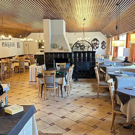 Hotel Regina Delle Dolomiti